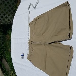 Carhartt cargo shorts. Womens size 10. 8" inseam.